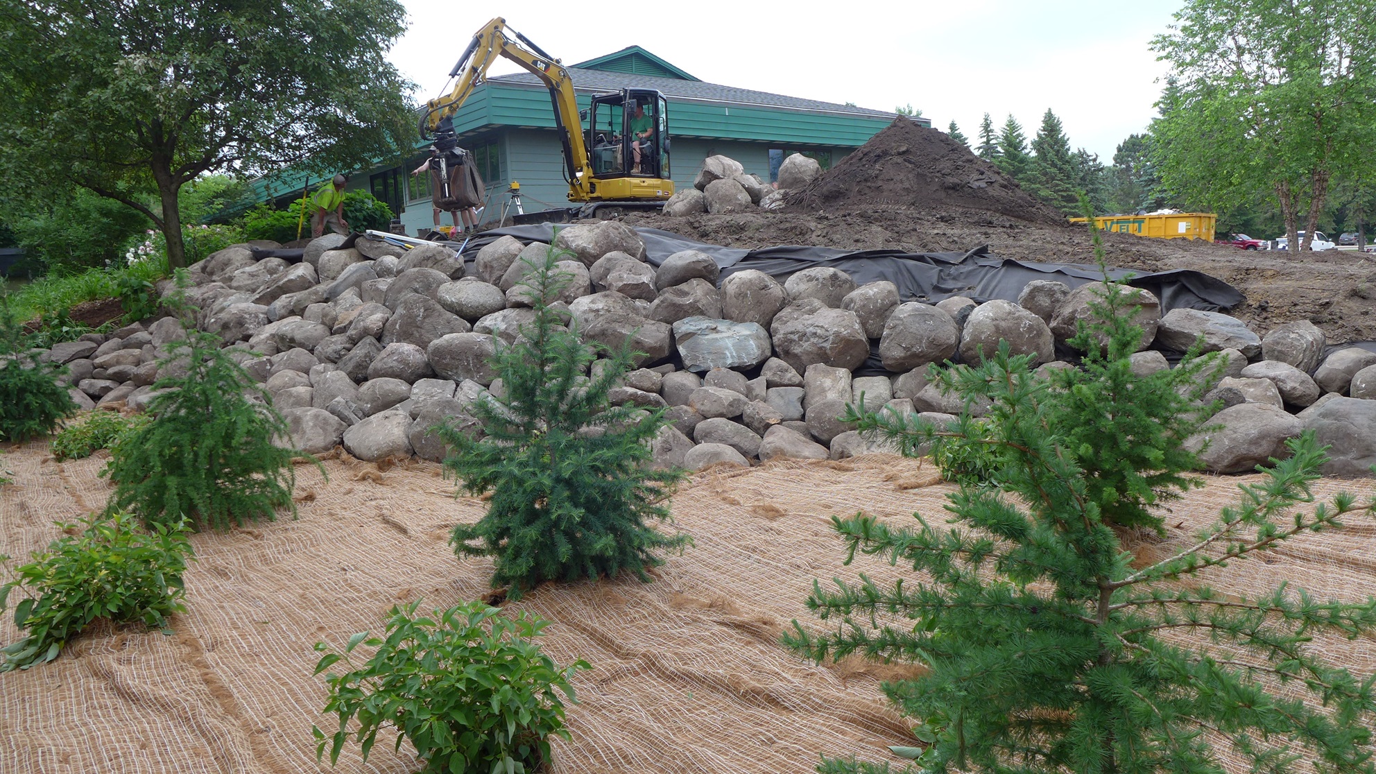 Image slide of Large basin construction